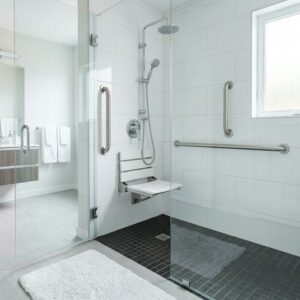 Salle de bain senior : douche PMR et prévention des chutes